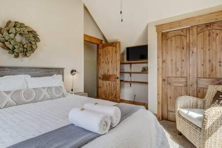 Cabin~Views~Heart Of Town~W&D~Fireplace~Kitchen Вудленд Парк Экстерьер фото