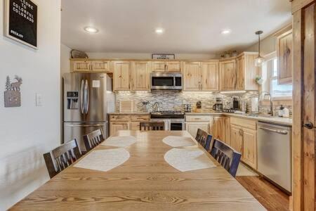 Cabin~Views~Heart Of Town~W&D~Fireplace~Kitchen Вудленд Парк Экстерьер фото